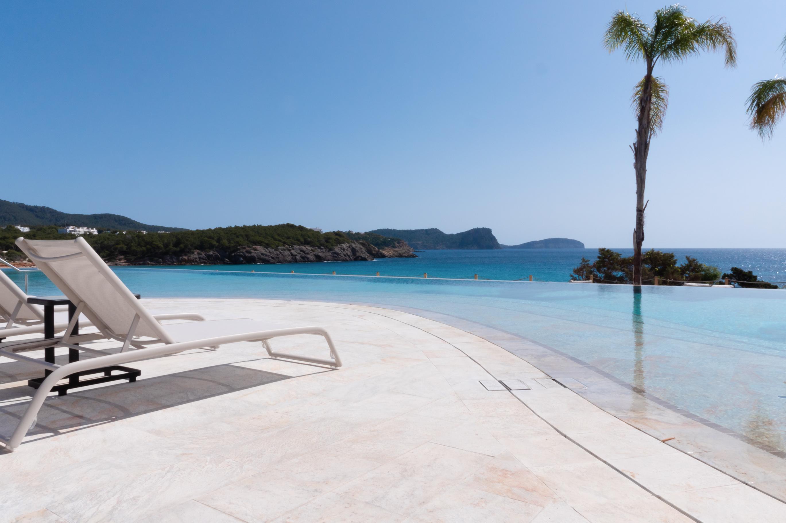 Bless Hotel Ibiza - The Leading Hotels Of The World Es Canar  Exterior photo The beach at the hotel