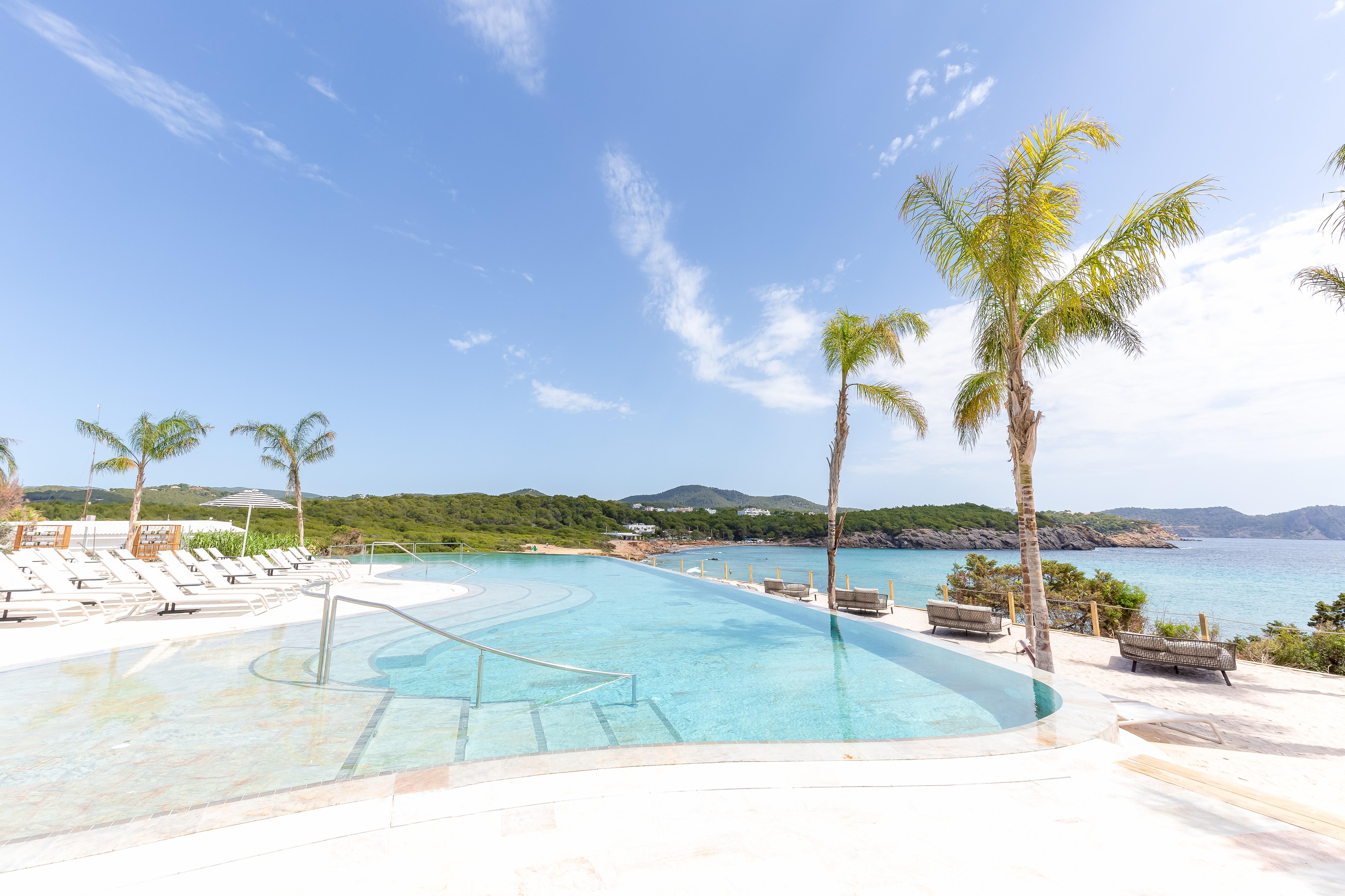 Bless Hotel Ibiza - The Leading Hotels Of The World Es Canar  Exterior photo The beach at the hotel