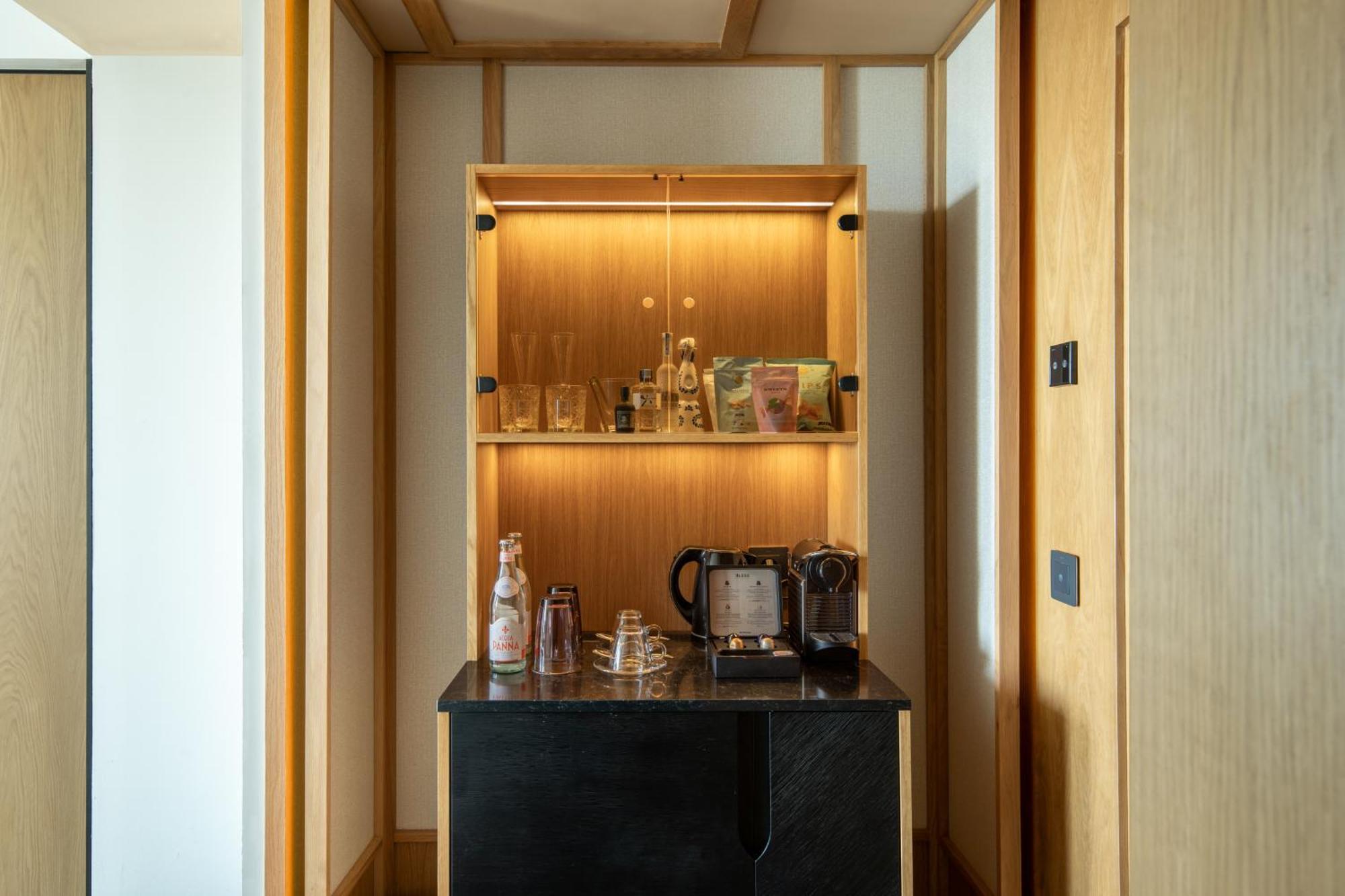 Bless Hotel Ibiza - The Leading Hotels Of The World Es Canar  Room photo A wet bar in a hotel room